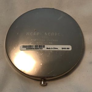 NEW. Henri Bendel compact mirror